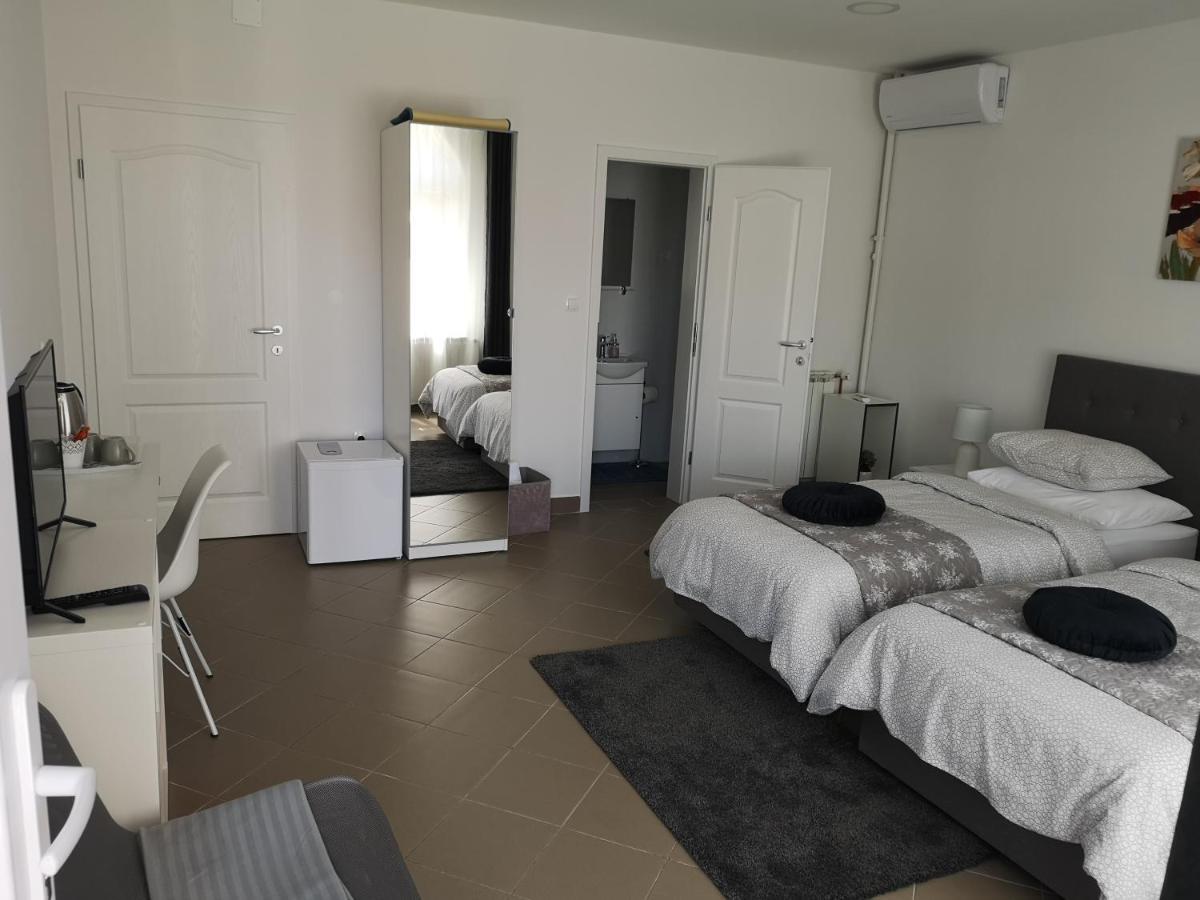Marko Airport Rooms Velika Gorica Exterior foto